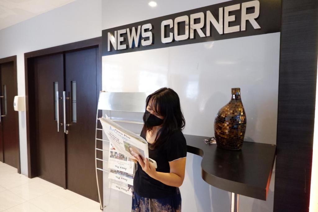 News Hotel Waru Sidoarjo Exterior photo