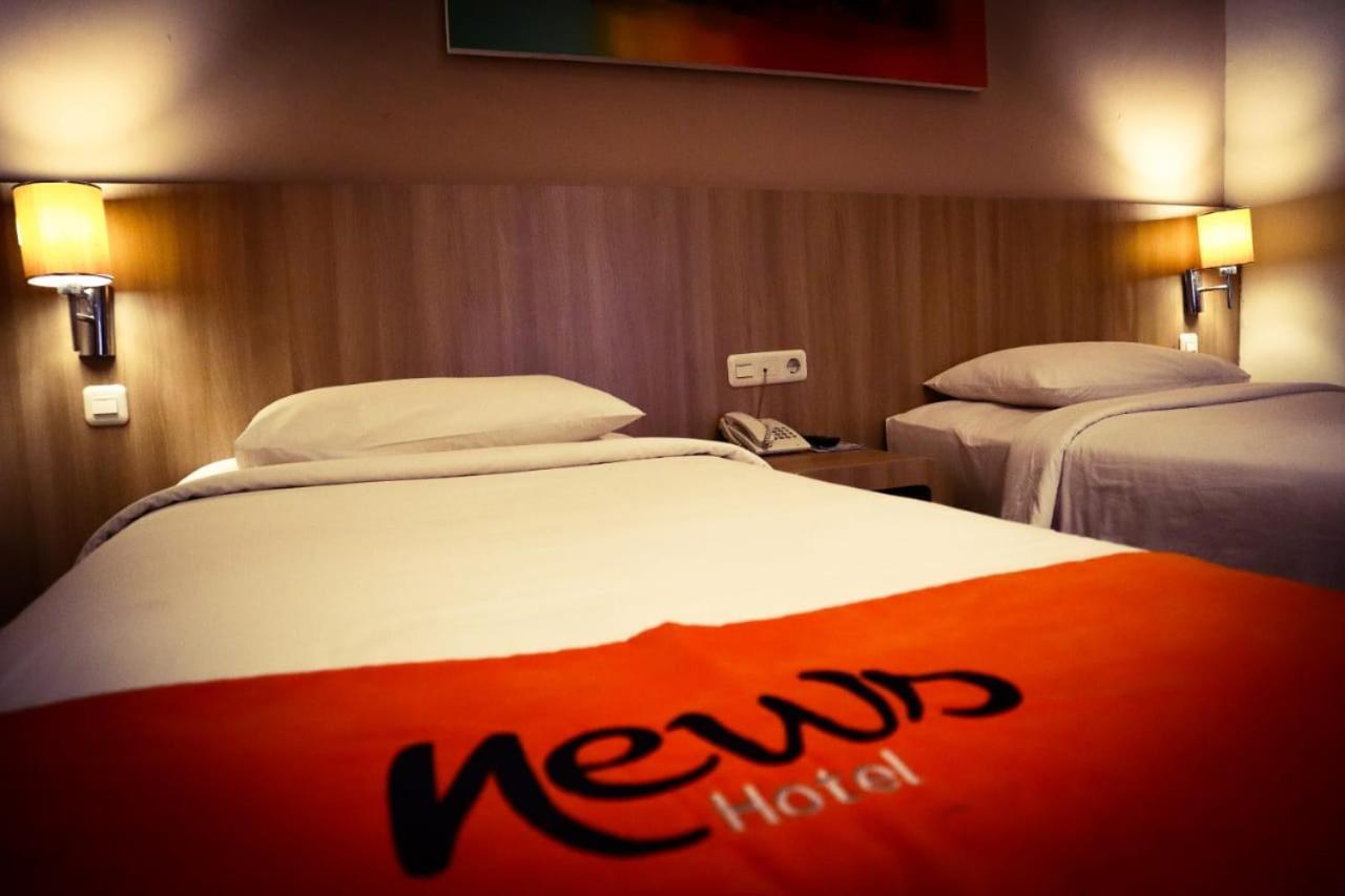 News Hotel Waru Sidoarjo Exterior photo